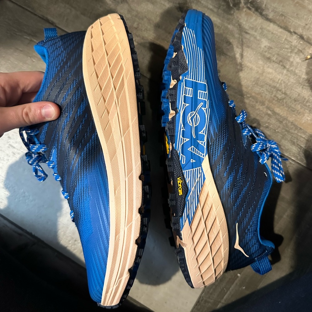 Hoka Womens Speedgoat Trail Running Shoe Indigo/ Bleached Apricot NWT